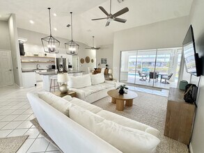 Building Photo - 236 SW 47th St