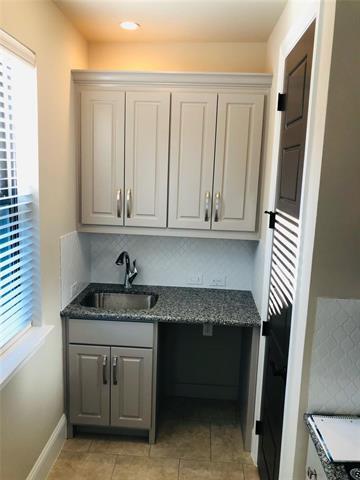 Foto del edificio - 1305 Black Walnut Ln
