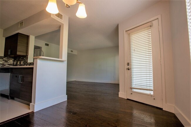 Building Photo - 815 Boynton Beach Blvd