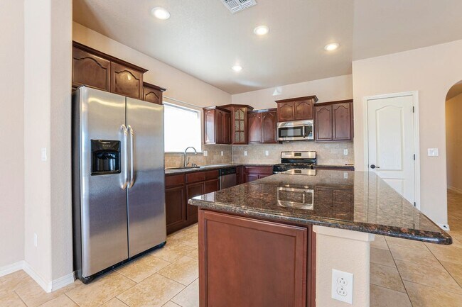 Foto del edificio - 7508 Wolf Creek Dr