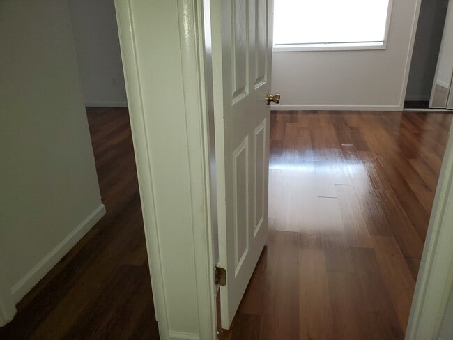 Foto del edificio - 7206 Donnell Pl