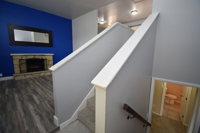 Foto del edificio - Comfortable Kearns 4-Bed Home with Spacious layout & Private Yard