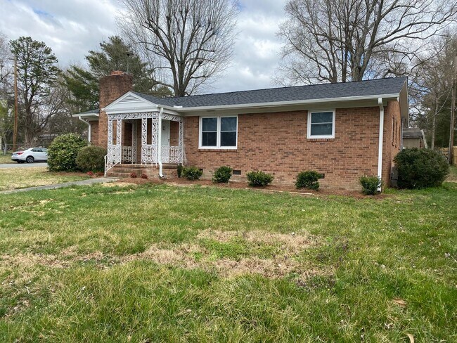 Foto del edificio - Coming Available July 2025 – Spacious 3BR/...