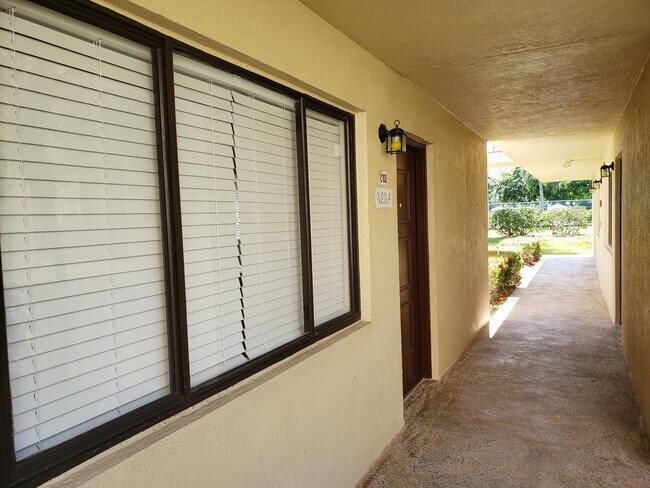 Building Photo - 15217 Lakes of Delray Blvd