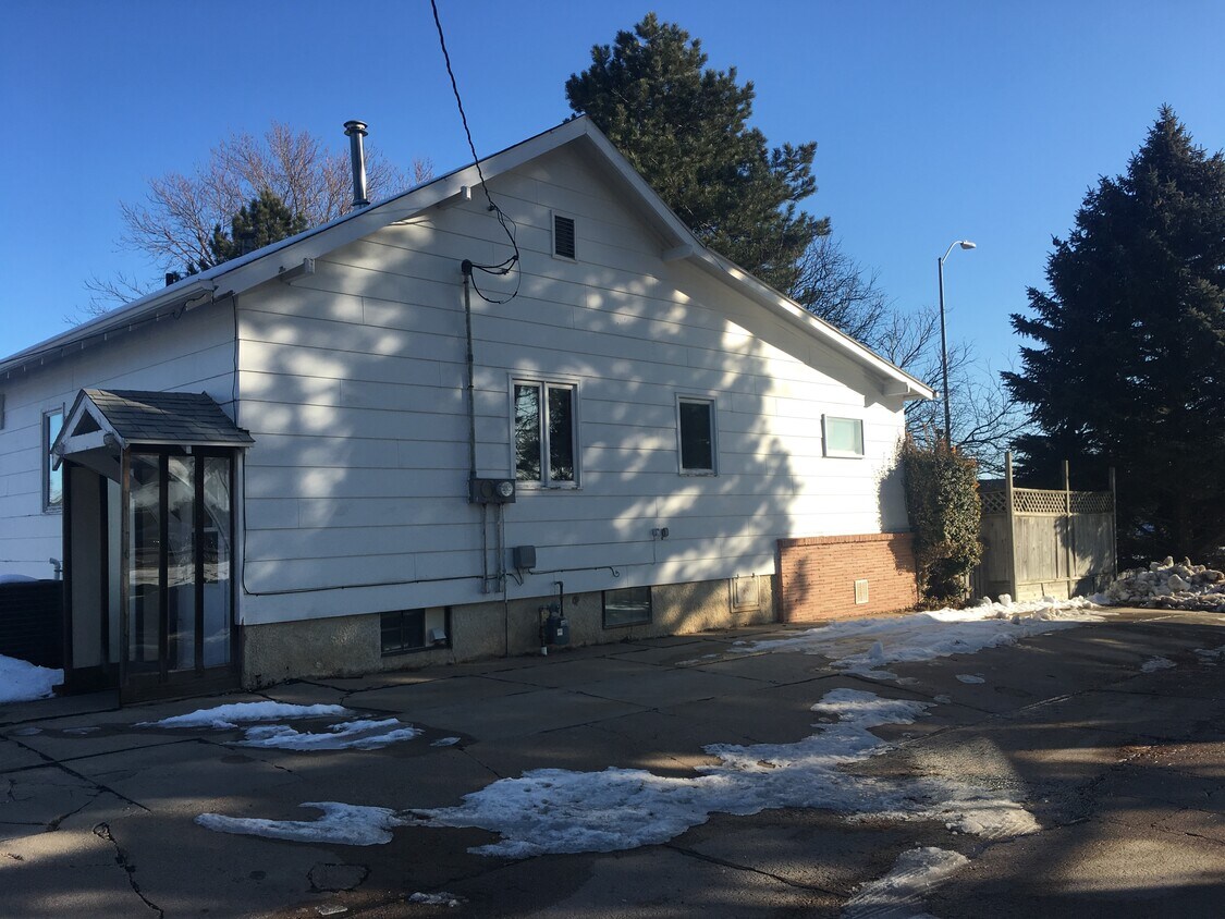 2717 W 24th St, Kearney, NE 68845 Apartments in Kearney, NE