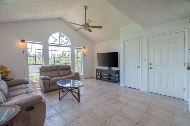 Building Photo - 1050 Crystal P Way
