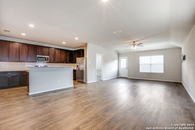 Foto del edificio - 3 Bed 2 Bath Texas Research Park Subdivision