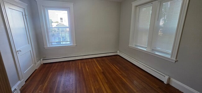 Building Photo - 44 Estes St