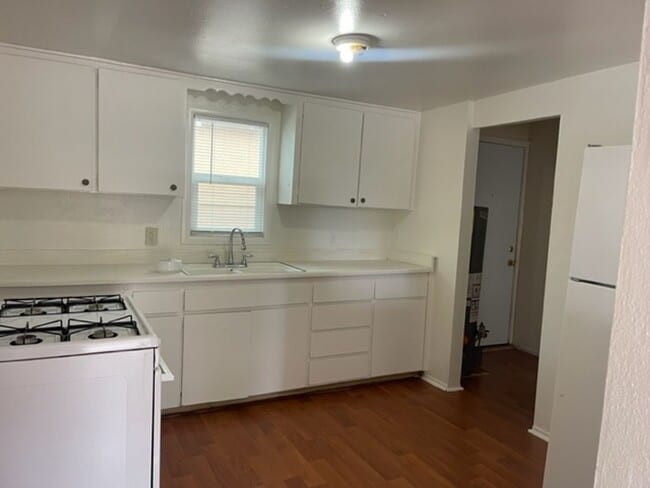 Building Photo - Price Reduced!! 1 bedroom Home in Old Town...