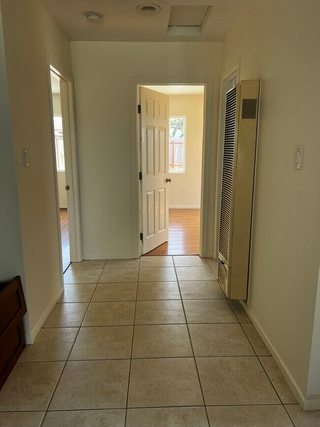 Building Photo - 3184 Idlewild Way