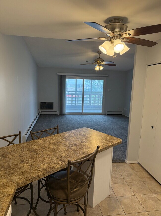 Foto del edificio - Charming 1-Bedroom Condo Retreat in the Heart of Denver – Spacious 855 Sq Ft!