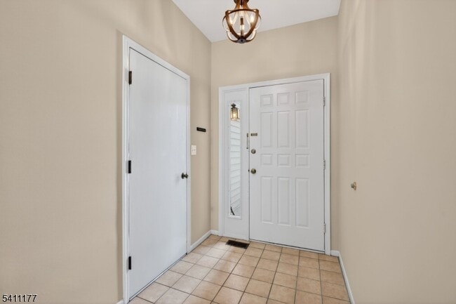 Foto del edificio - 140 Kingston Ct