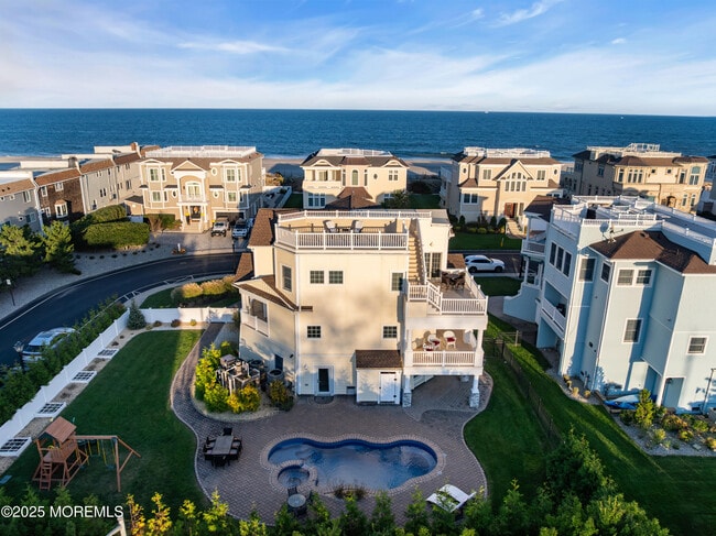 Foto del edificio - 2 Tradewinds Ln