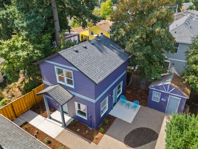 Building Photo - 1323 NE 77th Ave