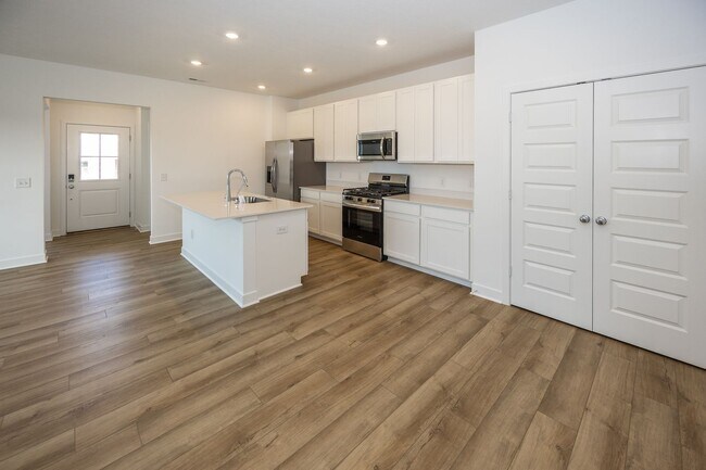 Building Photo - 3 bedroom, Two and Half bath townhome in the heart of Westfield