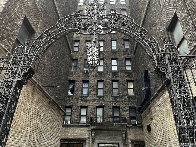 Foto del edificio - EAST 46 STREET