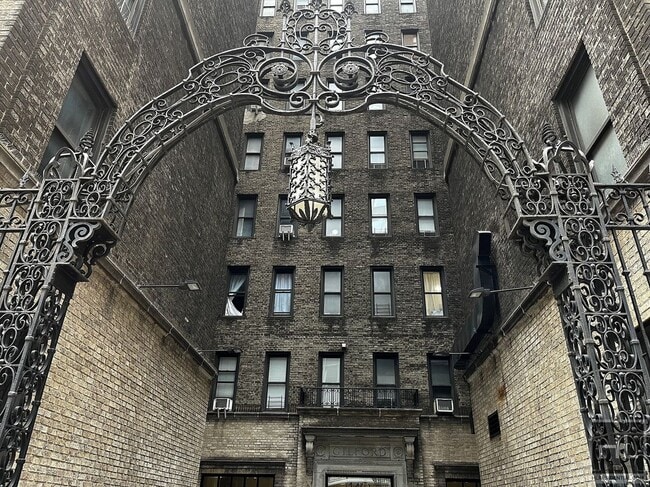 Building Photo - EAST 46 STREET
