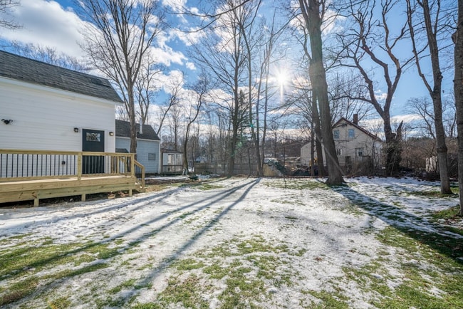 Building Photo - 17 Bridge St