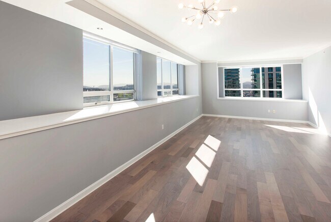 Building Photo - 400 Beale St