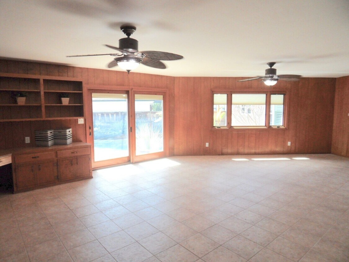 Foto principal - LARGE 3bd 2ba Home in Talmadge with fantas...