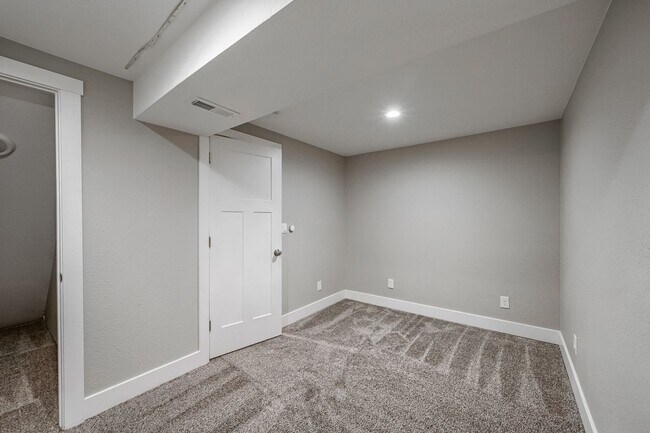 Foto del edificio - 6358 Brooks Dr