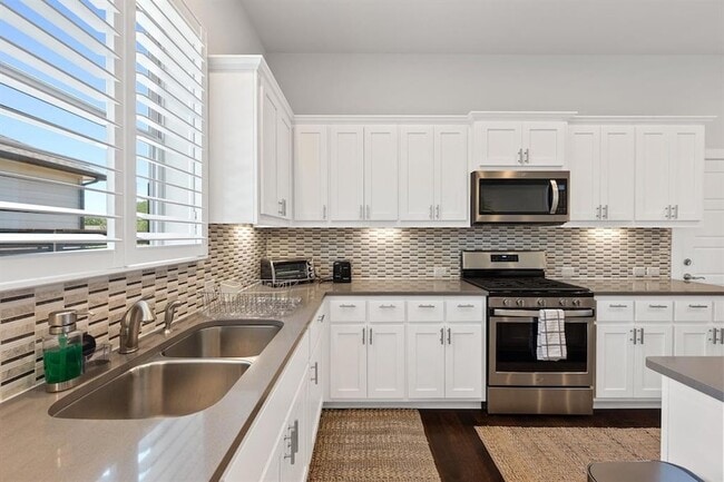 Building Photo - 1506 Arcilla St