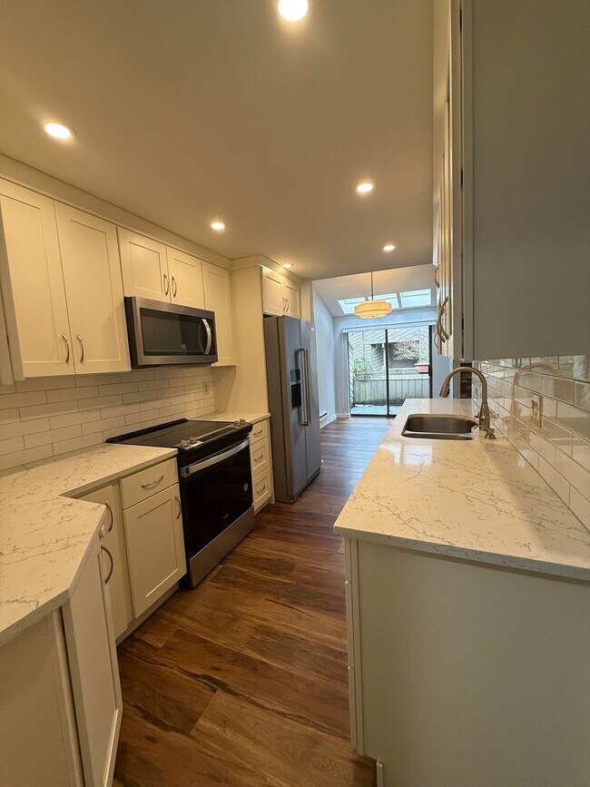 Foto del edificio - 19117 Ballinger Way NE