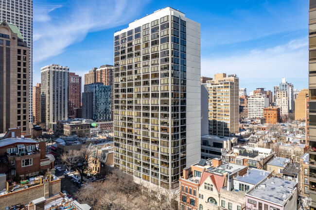 Building Photo - 50 E Bellevue Pl