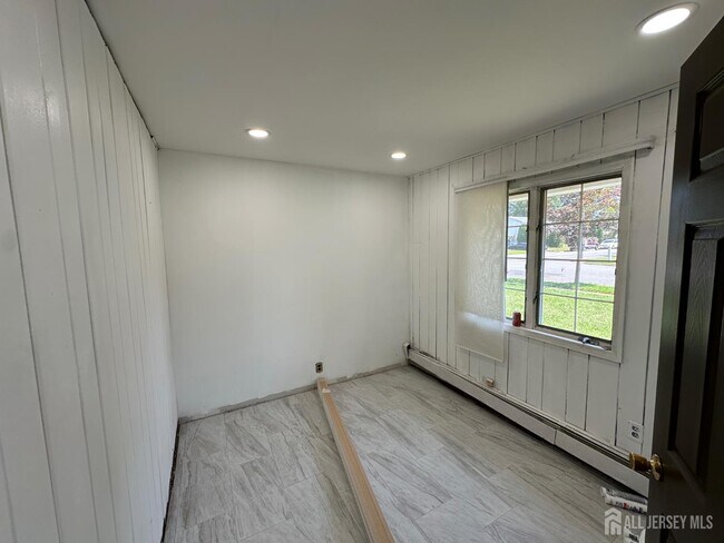 Foto del edificio - 128 Homes Park Ave