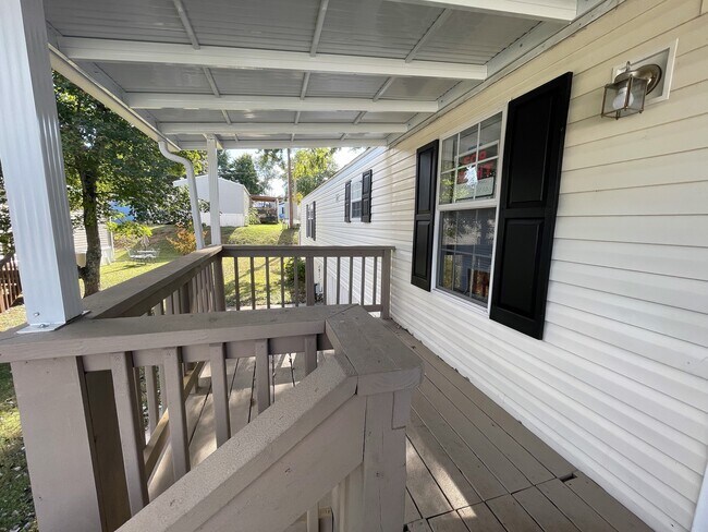 Building Photo - 3709 Hampton Ln