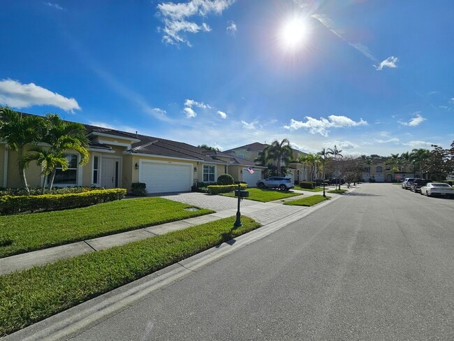 Building Photo - 6144 NW Argyll Ln