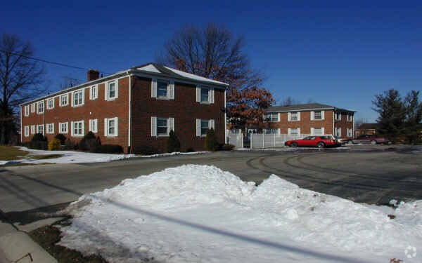 Building Photo - 85 S Miller Rd