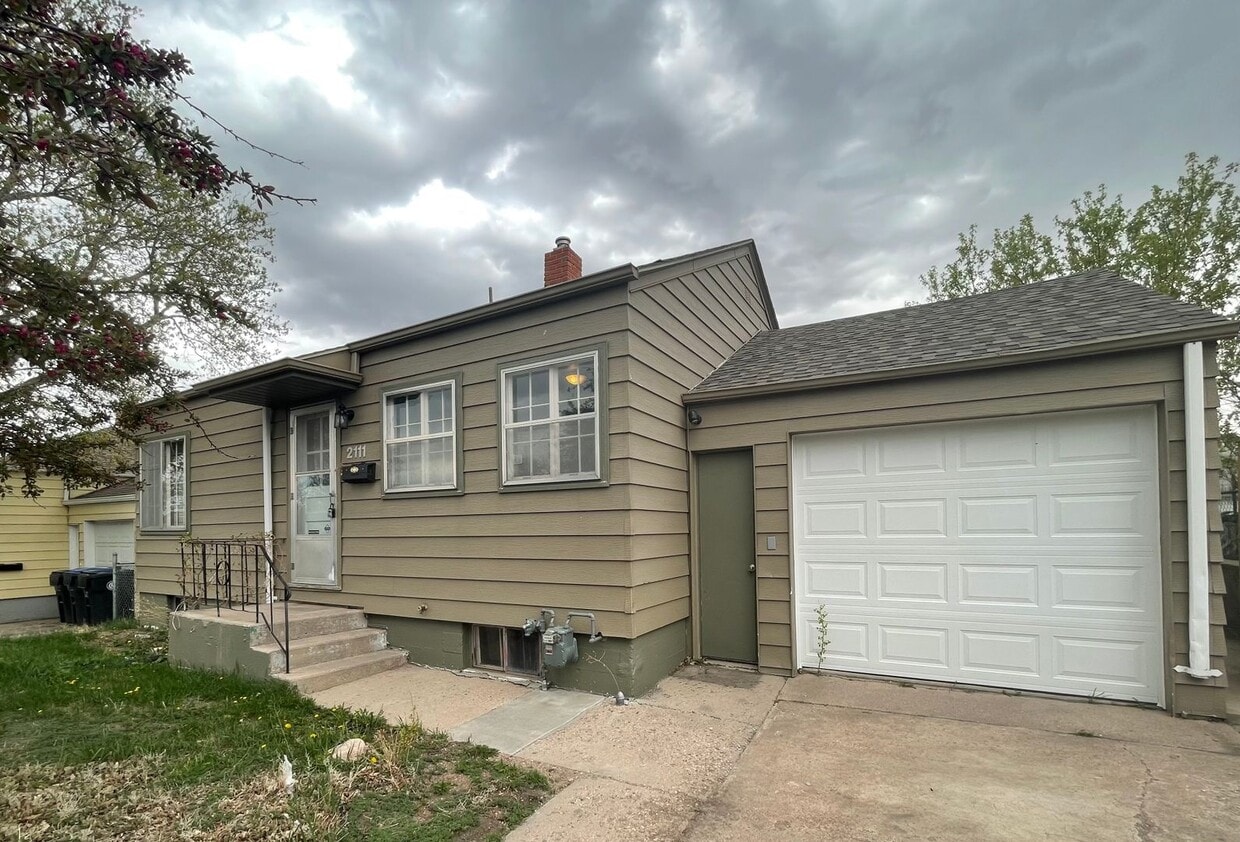 Primary Photo - MOVE IN SPECIAL! $300 OFF FIRST MONTHS REN...