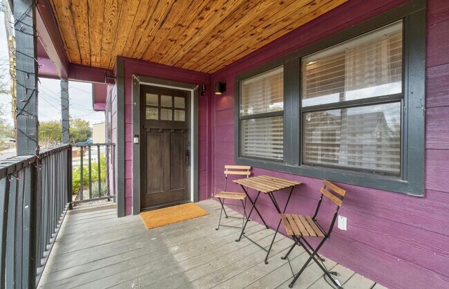 Building Photo - 2804 Crest Ave