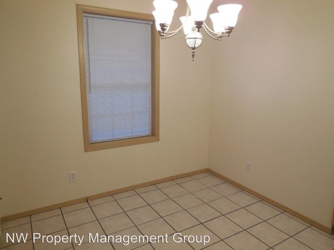 Building Photo - 8113 S Lake Ketchum Rd