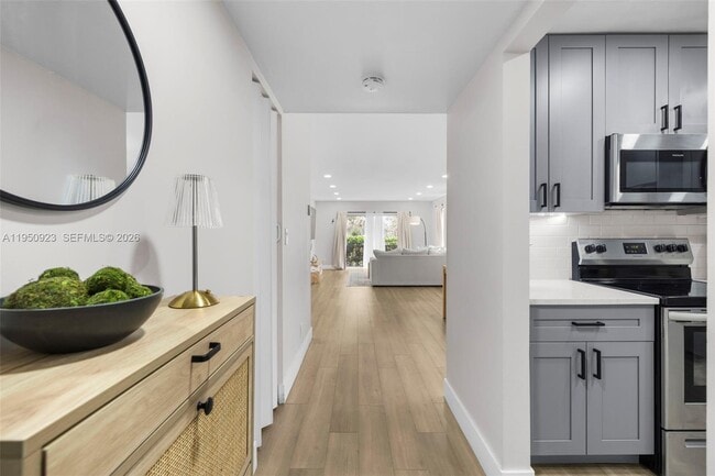 Foto del edificio - 6100 S Falls Cir Dr