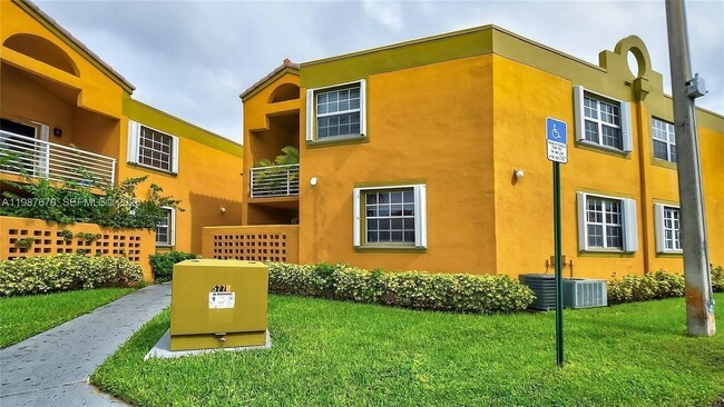 Foto del edificio - 9715 Fontainebleau Blvd