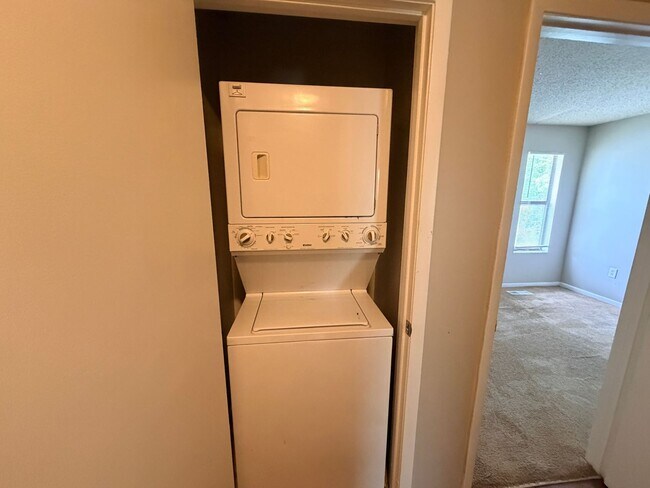 Building Photo - 2 Bedroom 1.5 Bath townhome in Valdosta GA