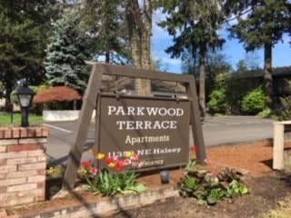 Building Photo - Parkwood Apartments