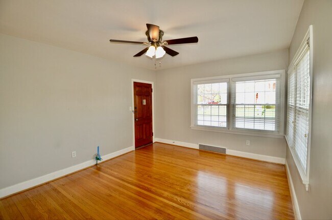Foto del edificio - 148 Breckenridge Ln