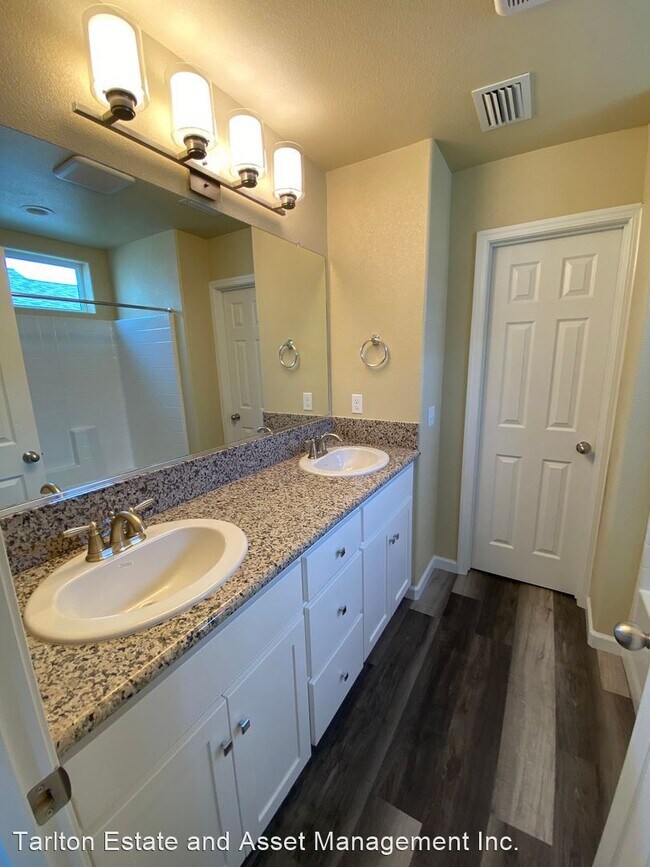 Building Photo - 3 br, 2.5 bath House - 1331 Belmont Dr.