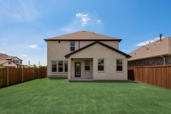 Building Photo - 2404 Swallowtail St