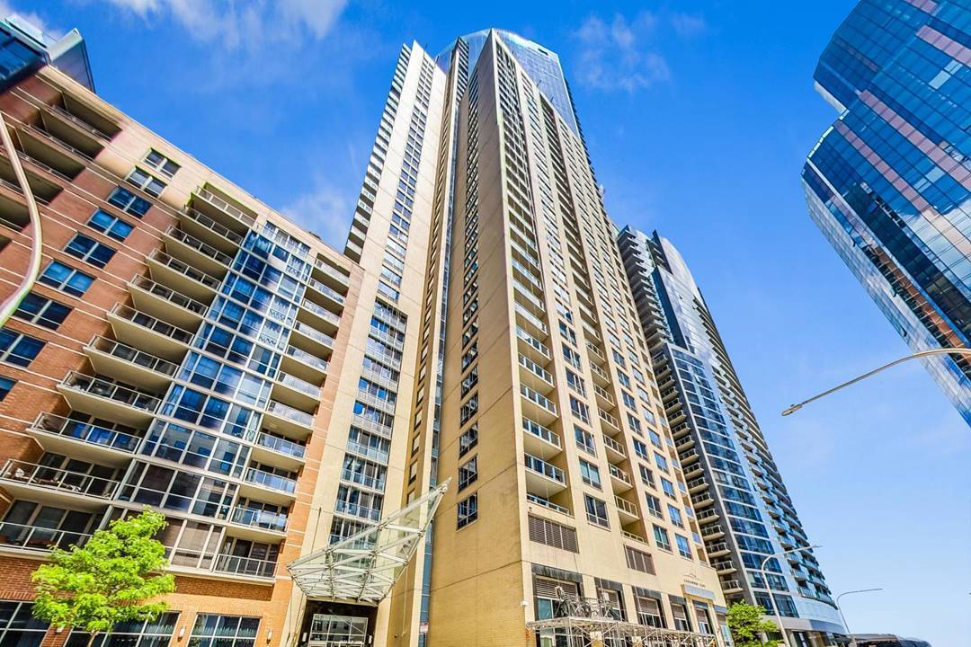 Foto principal - 420 E Waterside Dr