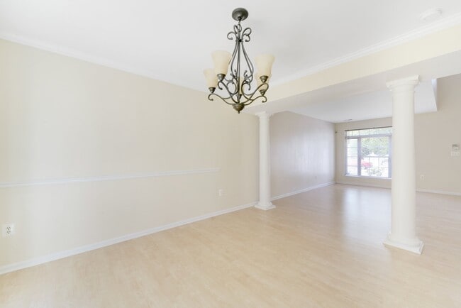 Photo - 6119 Oaklawn Ln House