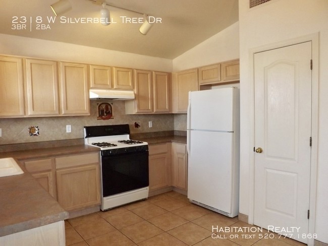 Building Photo - 2318 W Silverbell Tree Dr