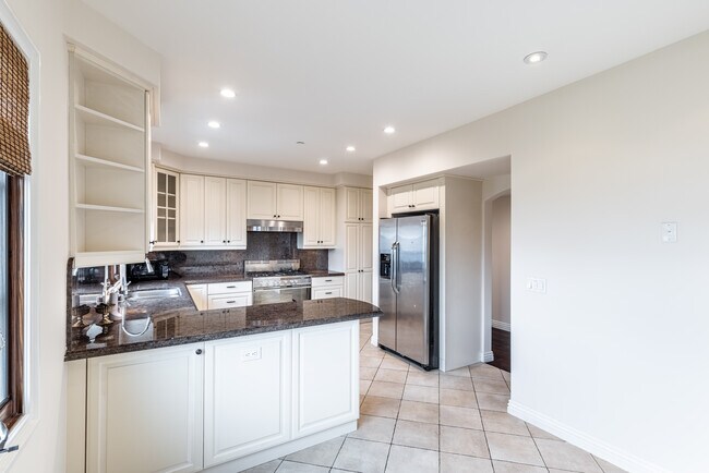 Foto del edificio - 10707 Missouri Ave