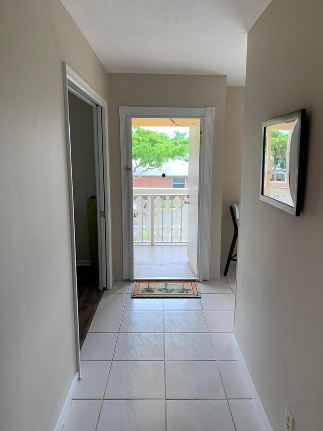 Foto del edificio - 1450 NW 18th Ave