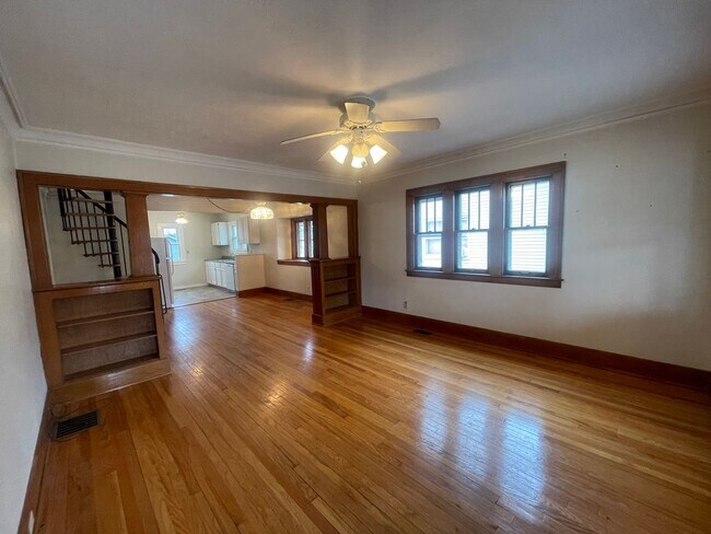 Building Photo - Three Bedroom Home -Near John Ball Park!