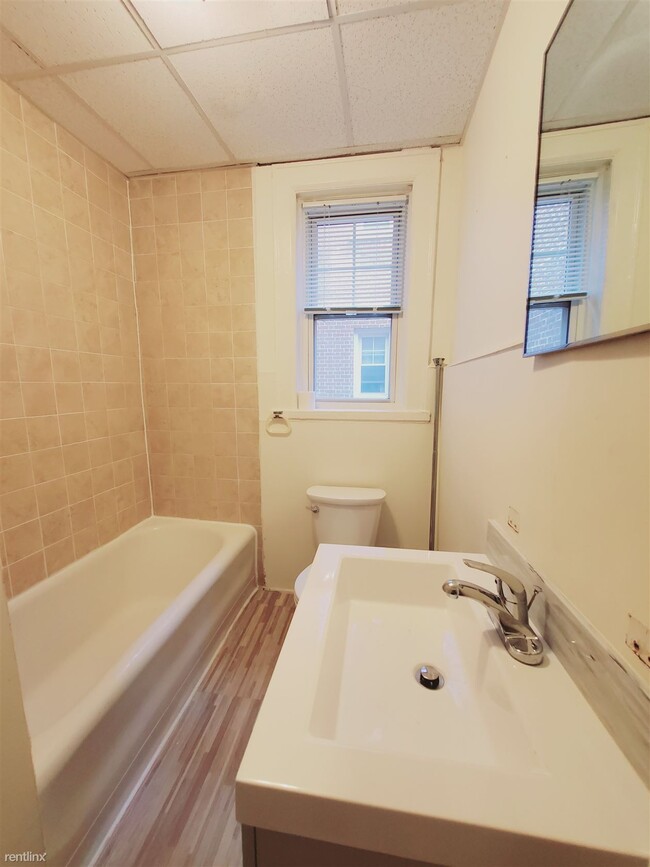 Building Photo - 1 br, 1 bath Condo - 637 Summer St Apt 17