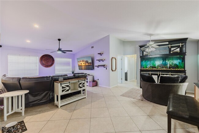 Building Photo - 2103 SE 8th Ave